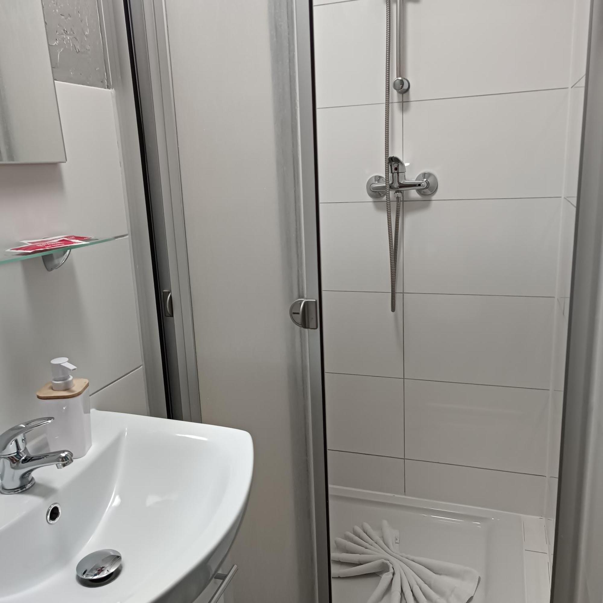 Hotel Ari Kaiserslautern Buitenkant foto