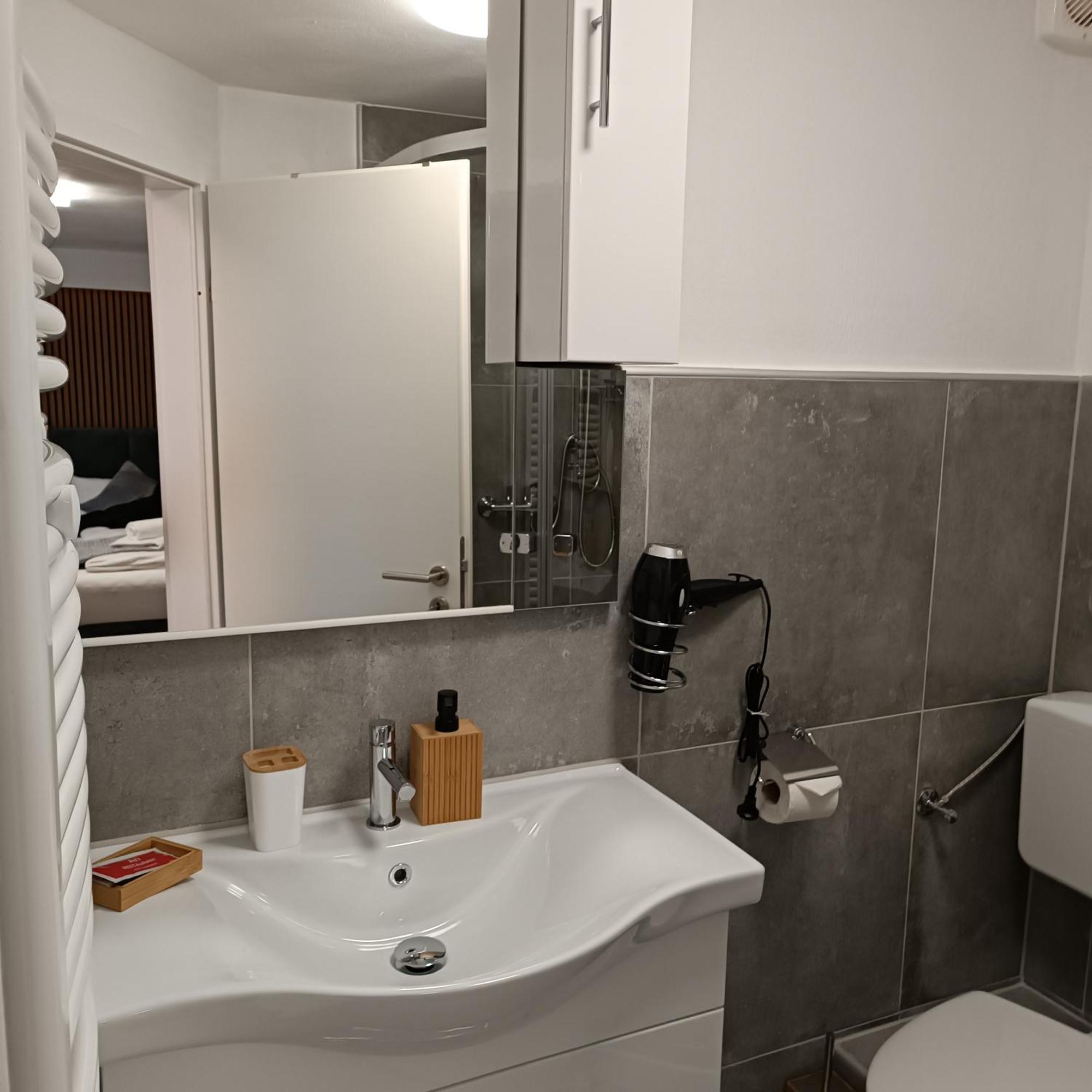 Hotel Ari Kaiserslautern Buitenkant foto